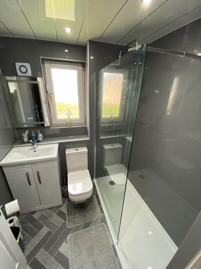 Prime Commuter Executive Apartment Данфермлин Экстерьер фото